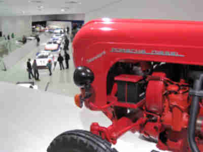 Some contrasts in Porsche technology