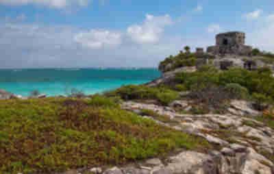 Ruins in Tulum above the sea